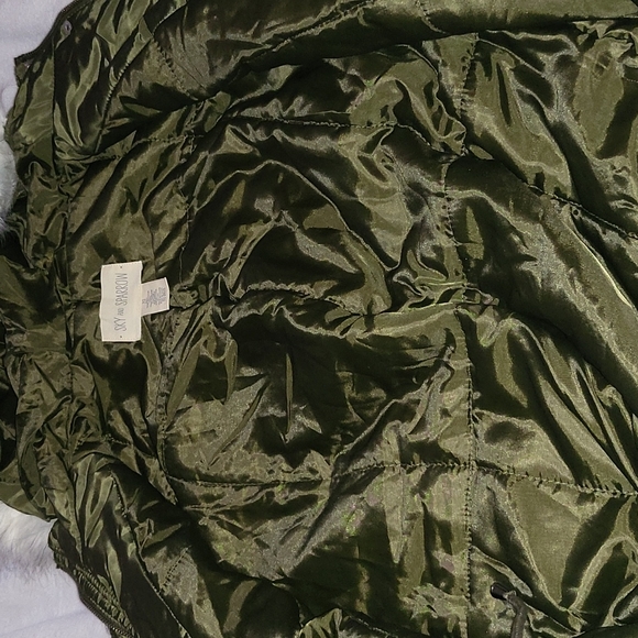 Sky n sparrow windbreaker with fur hood 😍 - Picture 8 of 8